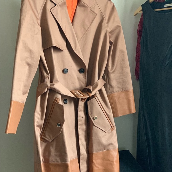 TODS trench coat. - Picture 2 of 4